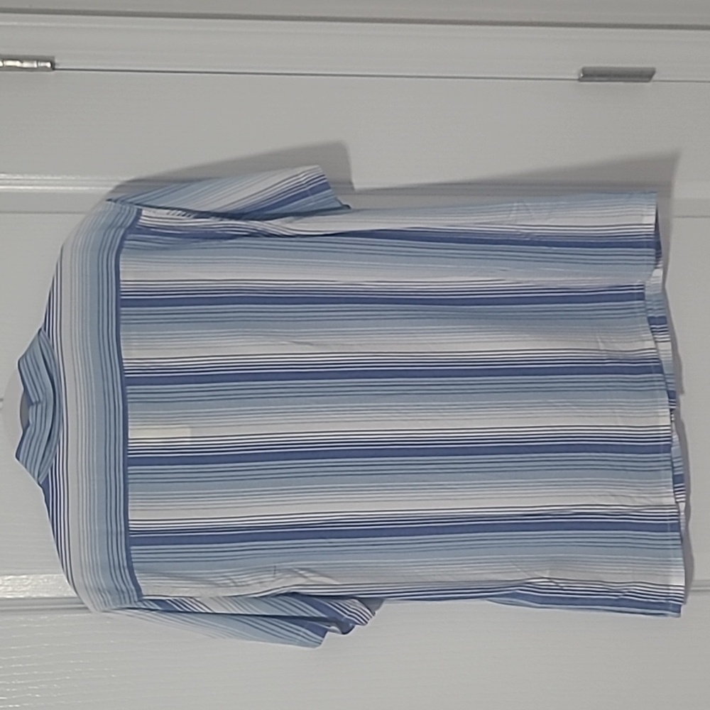 NWT Levi's Men's Casual Blue and White Striped Shirt - Picture 6 of 7